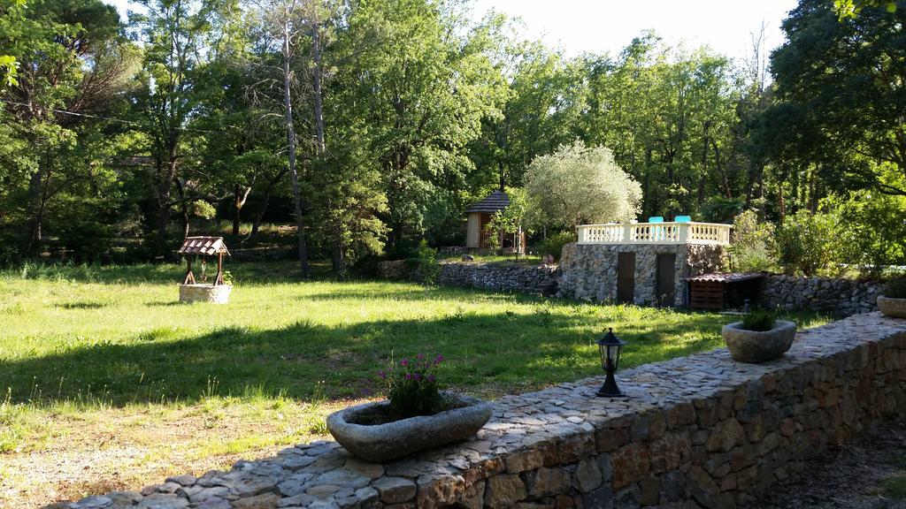 Le Donjon Des Combes Et Son Spa Fayence Phòng bức ảnh