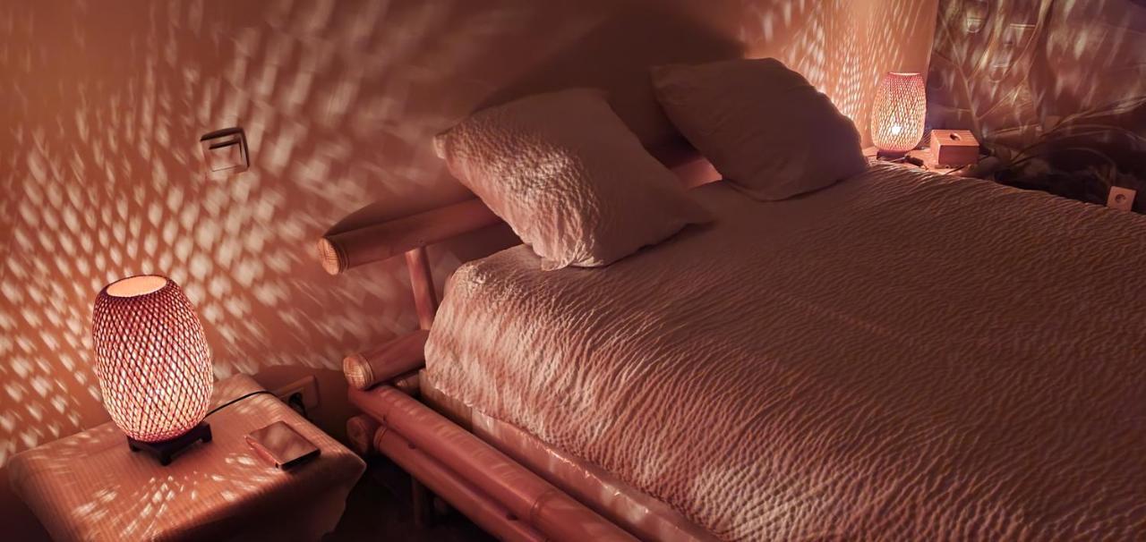 Le Donjon Des Combes Et Son Spa Fayence Ngoại thất bức ảnh