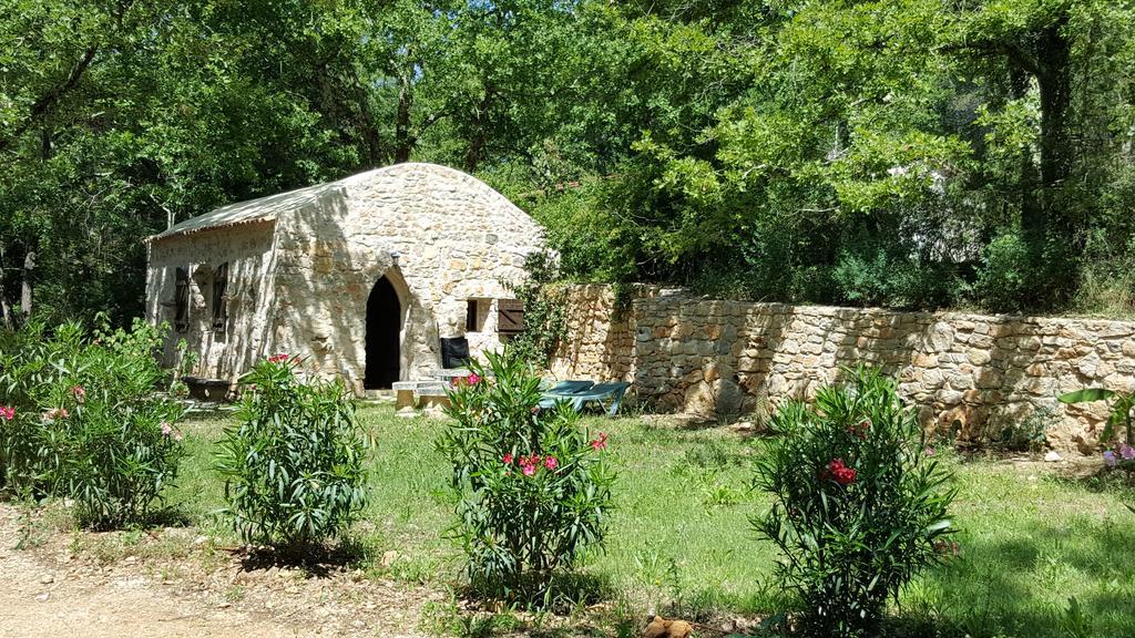Le Donjon Des Combes Et Son Spa Fayence Ngoại thất bức ảnh