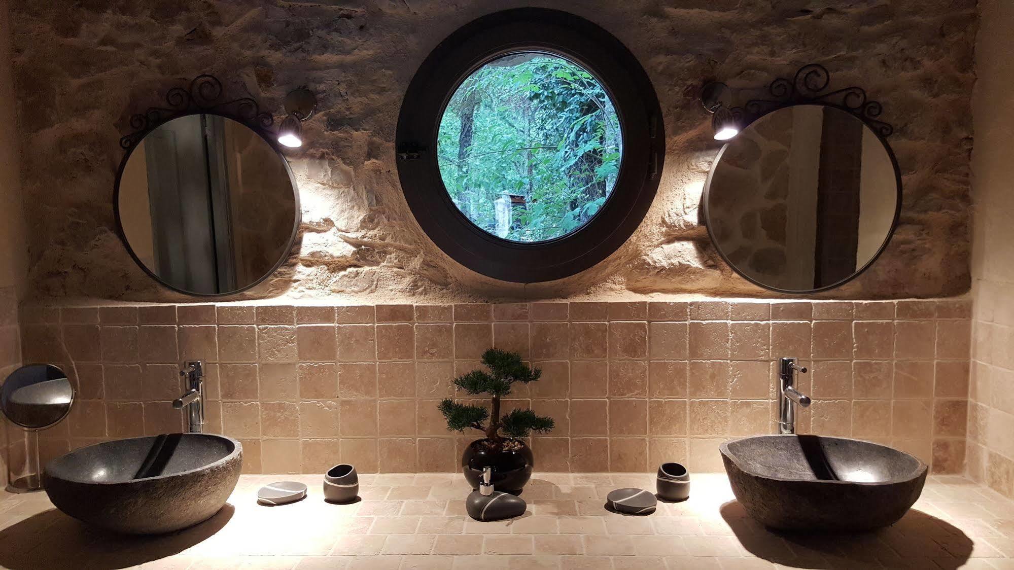 Le Donjon Des Combes Et Son Spa Fayence Ngoại thất bức ảnh