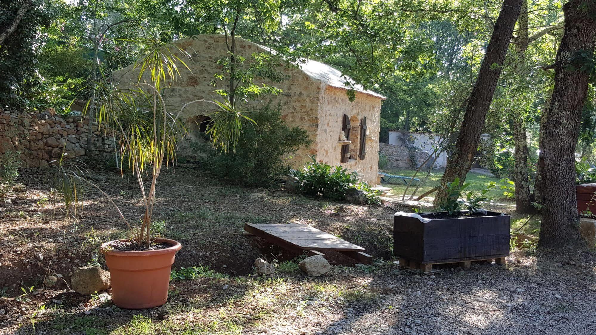 Le Donjon Des Combes Et Son Spa Fayence Ngoại thất bức ảnh