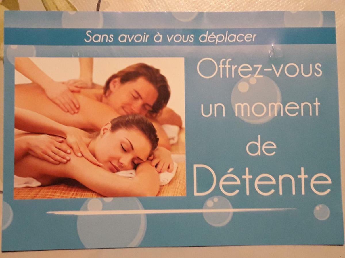 Le Donjon Des Combes Et Son Spa Fayence Ngoại thất bức ảnh
